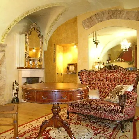 Exclusive Studio In Old Town