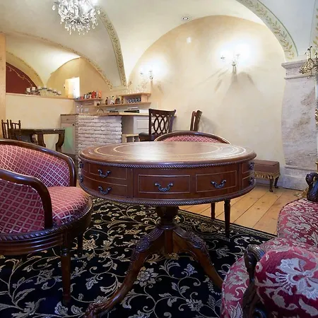 Exclusive Studio In Old Town דירה *